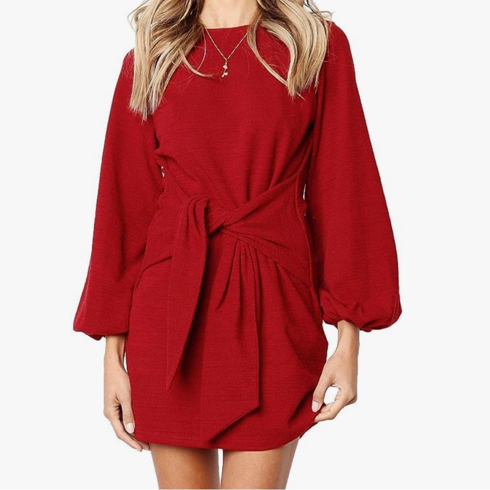 Long sleeved red short dress